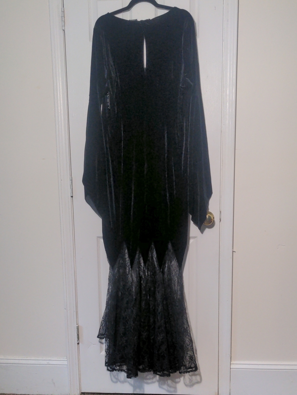 Hocus Pocus! Torrid Sz 2: Black Velvet & Lace Morticia + Elvira + Witch Gown - Picture 3 of 12